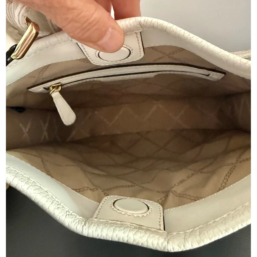 Michael Kors Luisa Messenger Bag White Pebbled Leather Gold Summer Sleek - Picture 4 of 16
